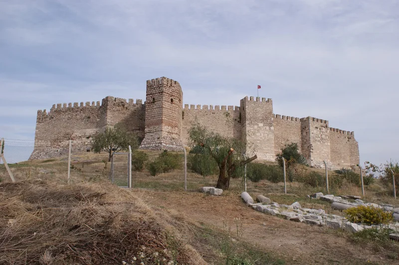 La colina de Ayasuluk: la basílica de San Juan y la fortaleza cerca de Éfeso