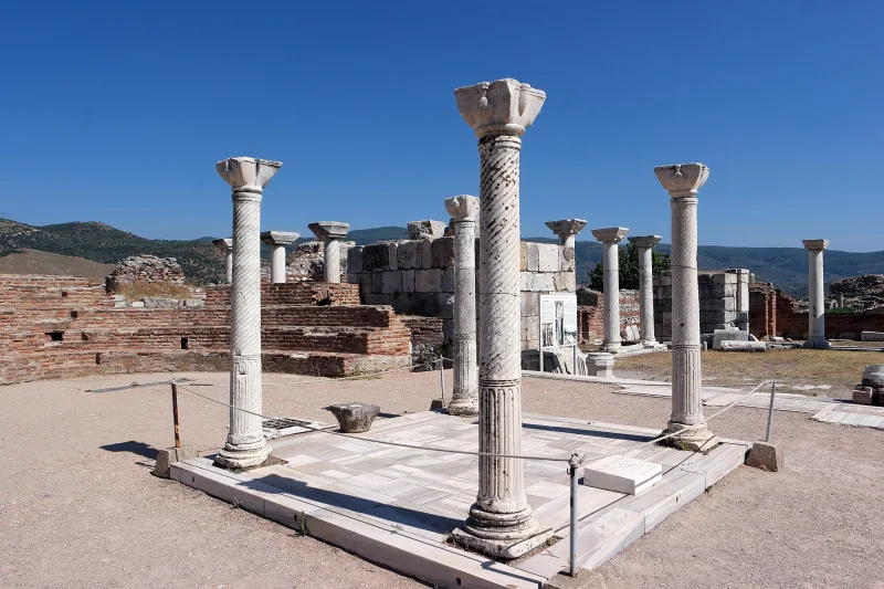 La colina de Ayasuluk: la basílica de San Juan y la fortaleza cerca de Éfeso