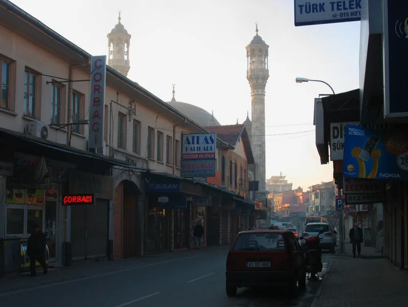Az Aziziye mecset Konya városában – Törökország egyedülálló minaretjei