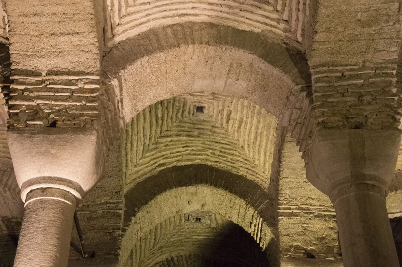 Cisterna Filoxena (Binbirdirek): průvodce po Istanbulu