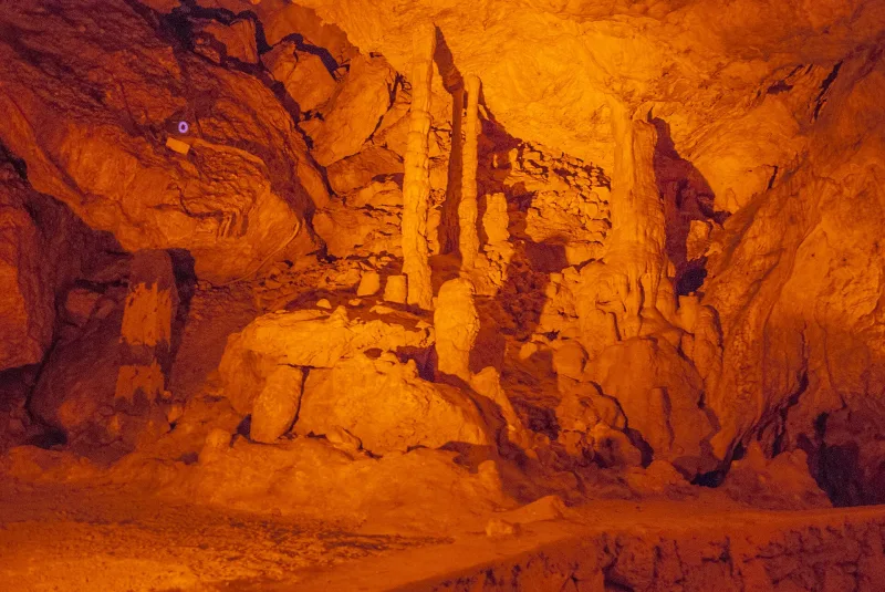İnsuyu Cave — underground lakes near Burdur