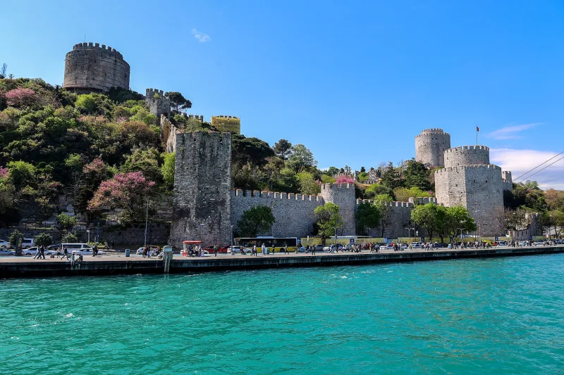Rumeli Hisar – die Festung von Mehmed II. am Bosporus in Istanbul