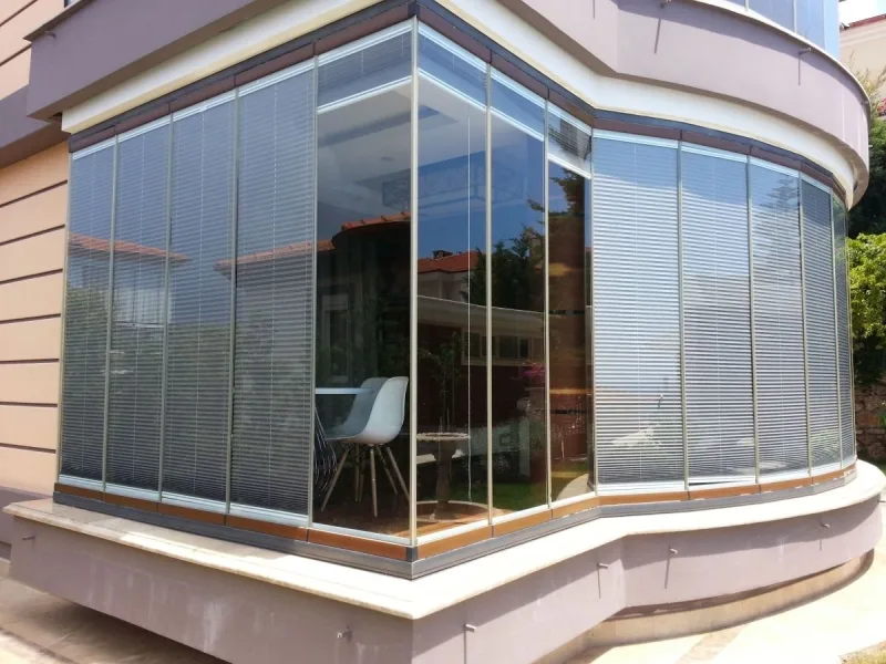 Balkonbeglazing en -reparatie in Alanya