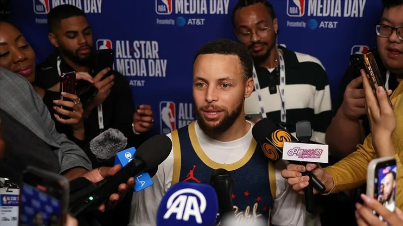 NBA 올스타전을 앞두고 연설하는 스티븐 커리