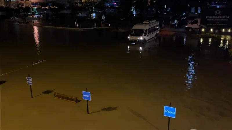 فيضان مجرى نهر كيبيز بسبب هطول الأمطار في جناق قلعة، وزيادة معدل تدفق مياه ساريتشاى