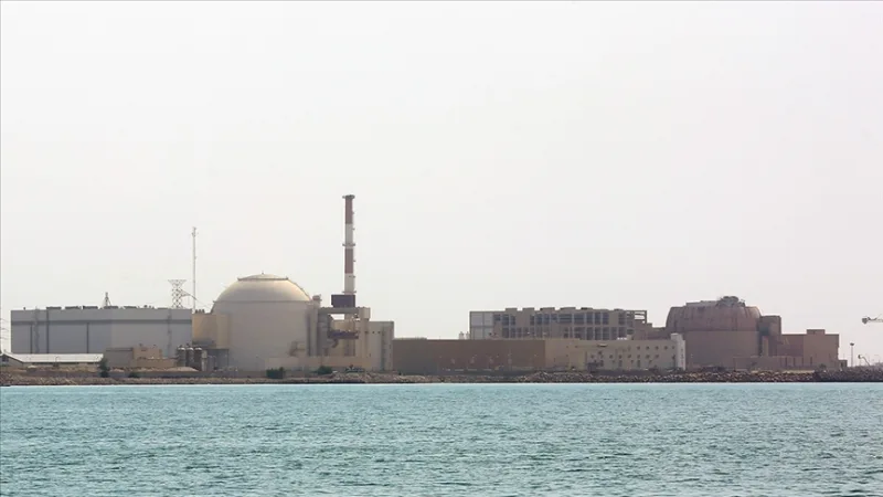 Íránská agentura pro atomovou energii: Při útoku USA a Izraele zasáhla raketa areál jaderné elektrárny v Bushehru