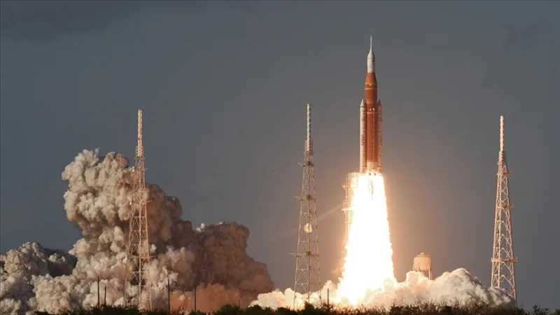 V rámci mise NASA Artemis II vypustila kosmickou loď Orion směrem k Měsíci