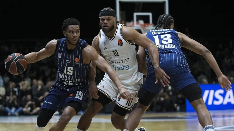 Anadolu Efes besiegte Dubai Basketball mit 85:69