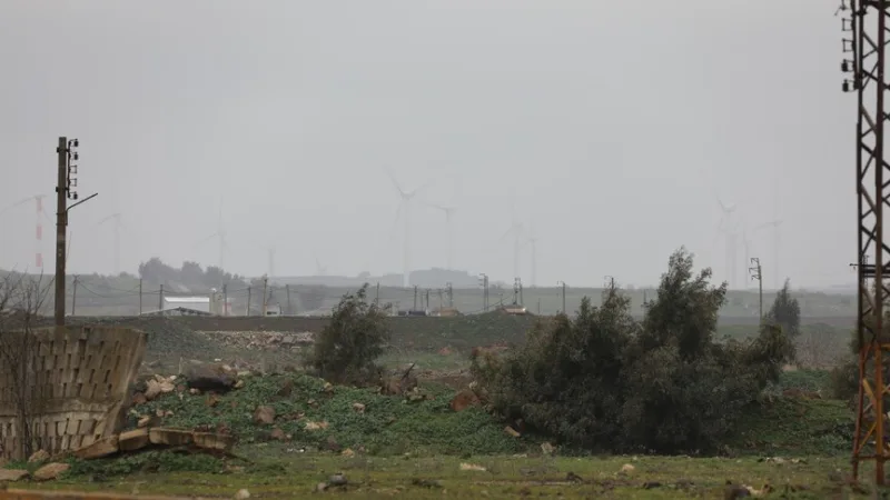 Israelische Soldaten haben einen Überfall auf das ländliche Gebiet der syrischen Provinz Quneitra durchgeführt