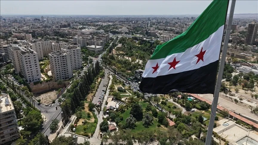 أعلنت وزارة الخارجية السورية عن ارتياحها لتسليم المواقع العسكرية الأمريكية