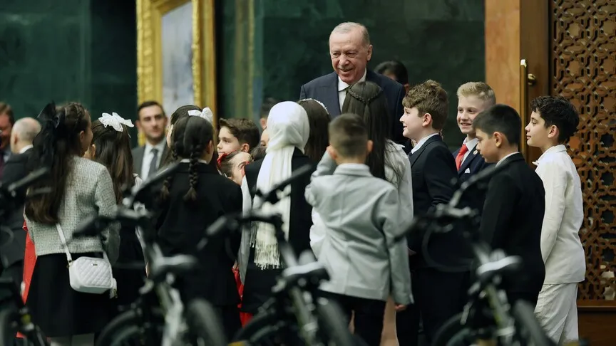 El presidente Erdoğan se reunió con los niños