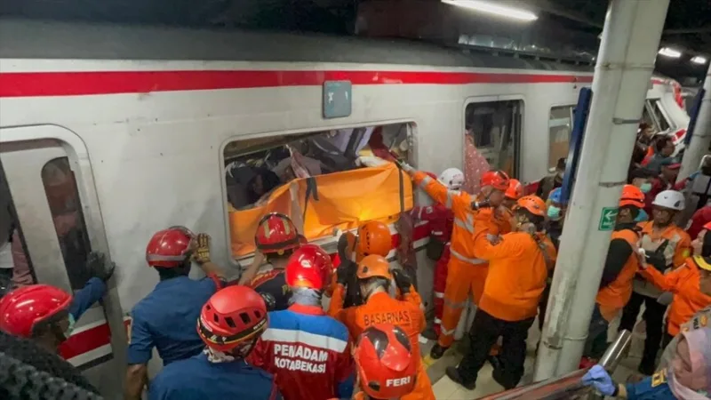 Un accident de train en Indonésie a fait 4 morts et 38 blessés
