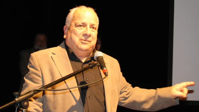 A színházi és filmszínpadok vidám arca: Zeki Alasya