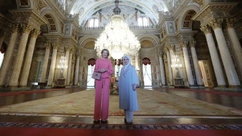 Emine Erdoğan traf sich mit der belgischen Königin Mathilde